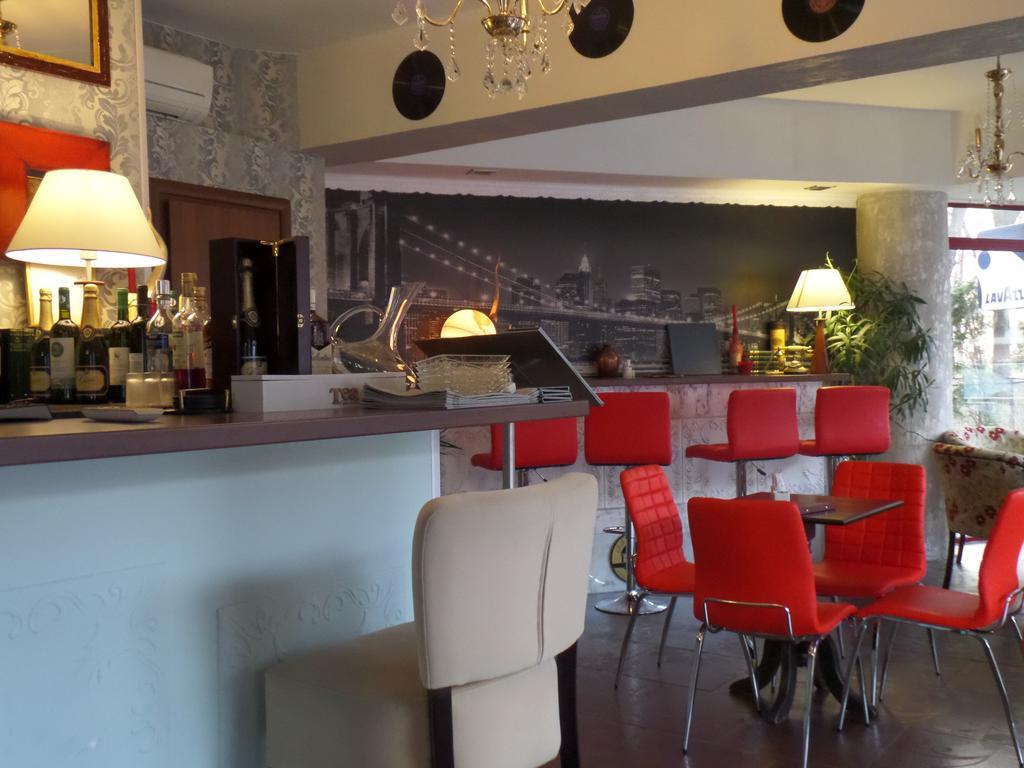 Hotel Ss Residence Unirii Bukarest Kültér fotó